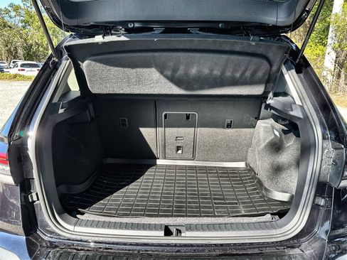 Used 2025 Volkswagen Taos SEL image 19