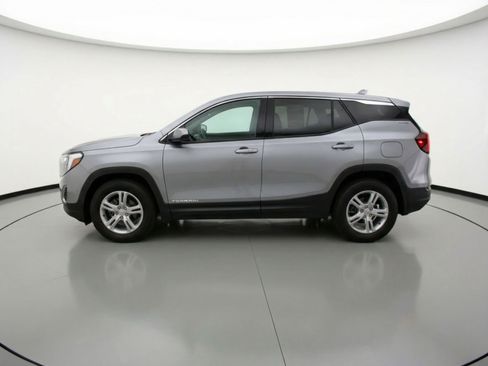 Used 2024 GMC Terrain SLE image 5