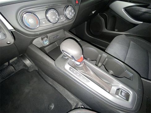 Used 2025 Chevrolet Trax RS image 20
