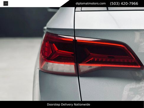 Used 2022 Volkswagen Taos SE w/ Panoramic Sunroof Package FWD image 15