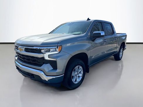 Used 2025 Chevrolet Silverado 1500 LT image 3