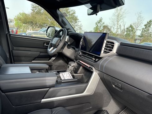 New 2025 Toyota Tundra Platinum image 37