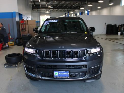 Used 2022 Jeep Grand Cherokee L Limited AWD/4WD image 2