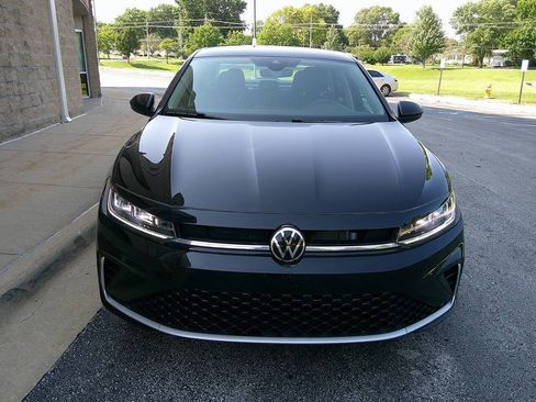 Used 2025 Volkswagen Jetta S FWD image 3