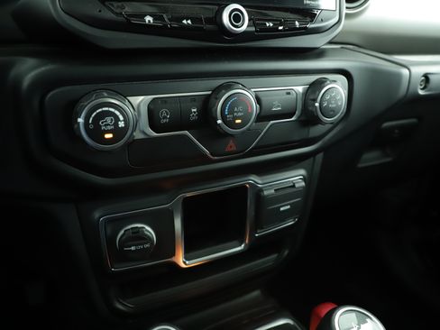 Used 2021 Jeep Wrangler Sport AWD/4WD image 19