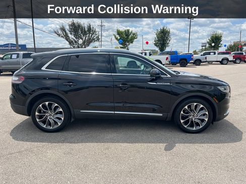 Used 2022 Lincoln Nautilus Reserve w/ Equipment Group 201A AWD/4WD image 8