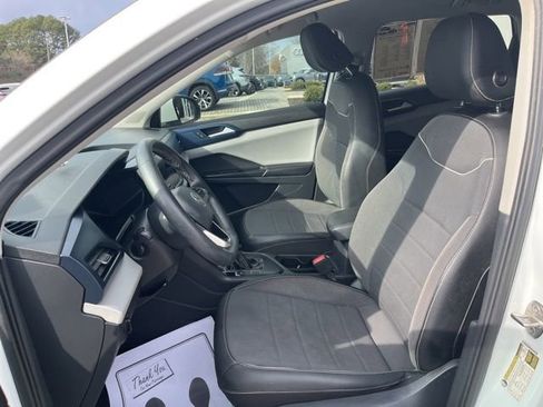 Used 2023 Volkswagen Taos SE image 27