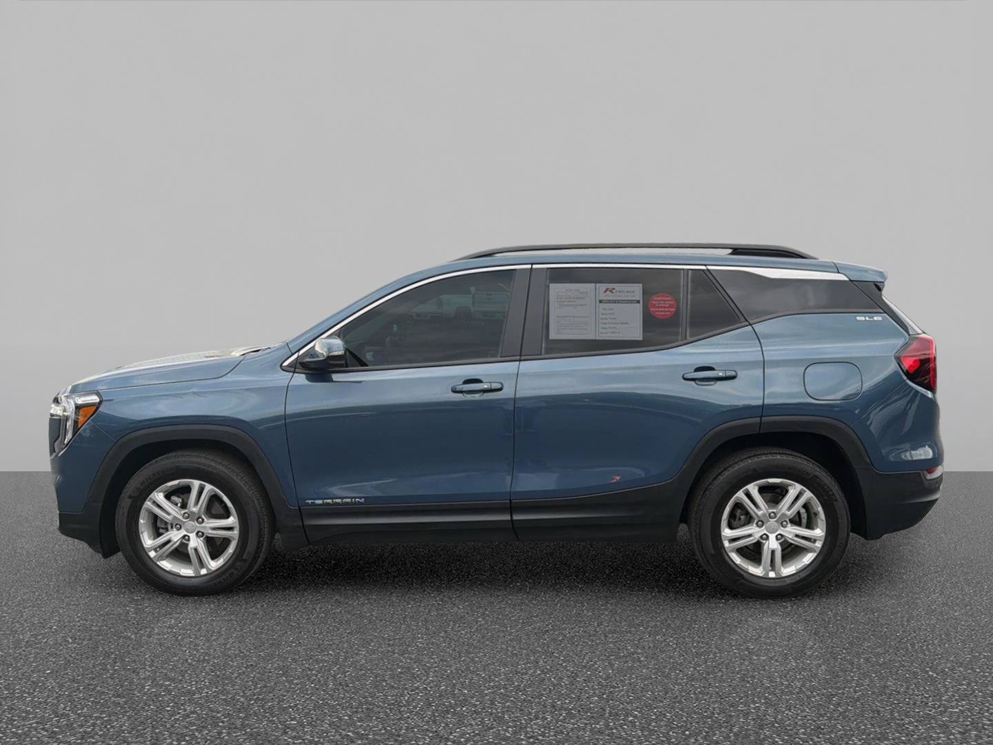 Certified 2024 GMC Terrain SLE w/ Driver Convenience Package FWD image 8