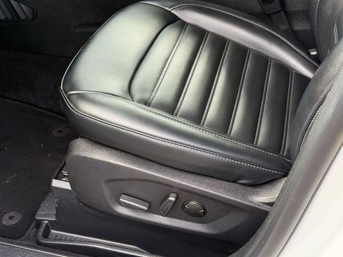 Used 2024 Ford Edge SEL image 15