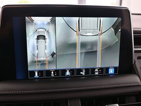 Used 2022 Chevrolet Tahoe LT w/ Luxury Package image 21