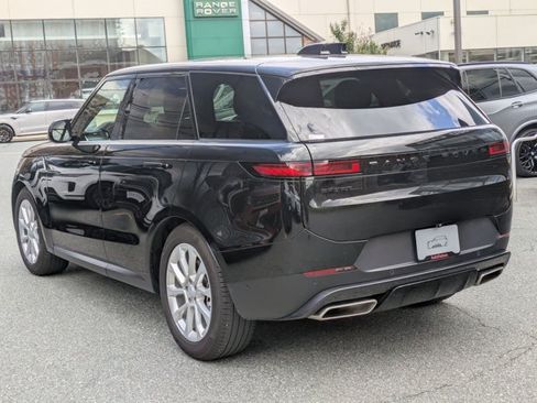 Used 2025 Land Rover Range Rover Sport SE AWD/4WD image 8