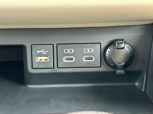 Used 2023 Toyota Highlander Platinum image 37