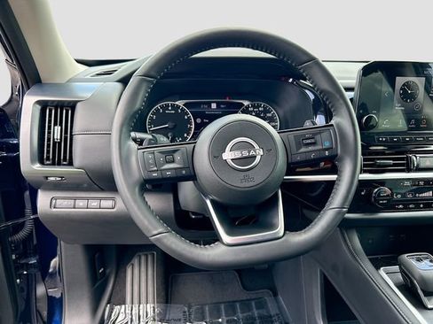 Certified 2025 Nissan Pathfinder SL AWD/4WD image 8