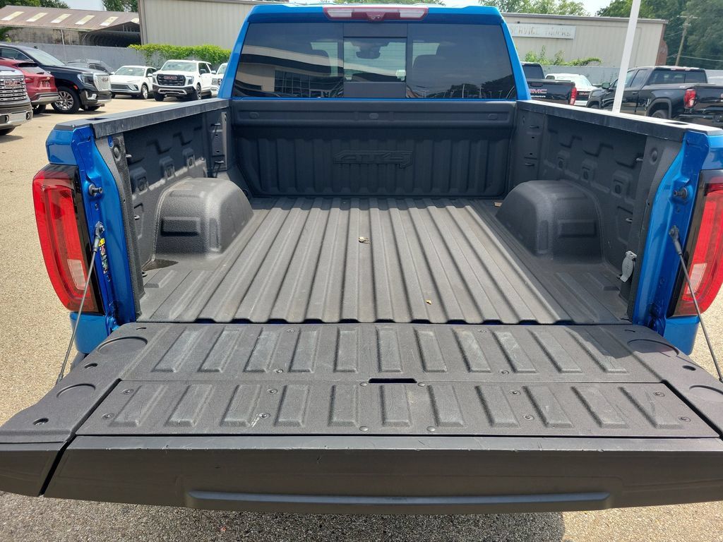 Used 2023 GMC Sierra 1500 AT4 w/ AT4 Premium Package AWD/4WD image 7