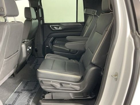 Used 2024 GMC Yukon XL SLT image 26