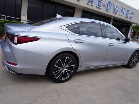 Used 2022 Lexus ES 350 w/ Premium Package FWD image 6
