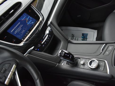 Used 2023 Cadillac XT6 Premium Luxury AWD/4WD image 24
