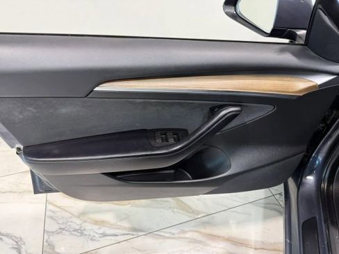 Used 2022 Tesla Model 3 Long Range AWD/4WD image 11