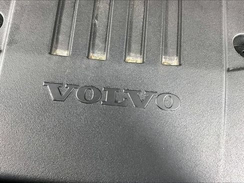 Used 2024 Volvo XC60 B5 Plus w/ Protection Package Premier AWD/4WD image 31