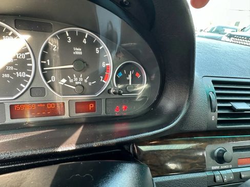 Used 2001 BMW 330i Sedan image 26