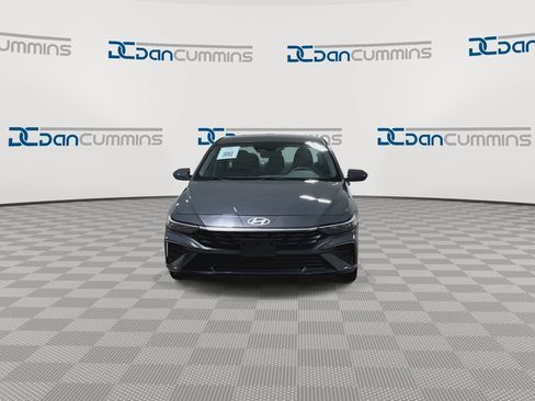 Used 2024 Hyundai Elantra SEL FWD image 4