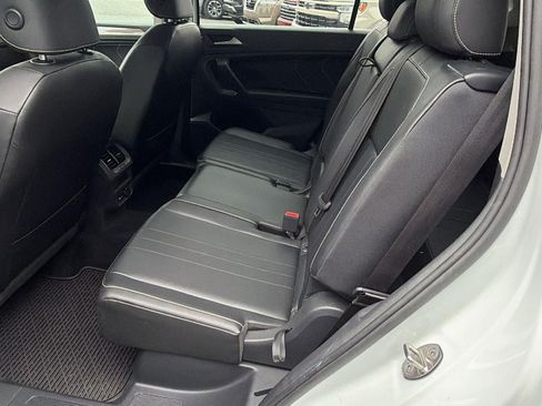Used 2022 Volkswagen Tiguan SE FWD image 23
