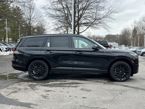 New 2026 Lincoln Aviator Reserve image 3