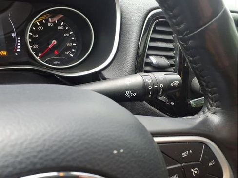 Used 2018 Jeep Compass Latitude AWD/4WD image 21