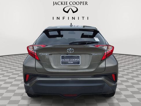 Used 2021 Toyota C-HR Limited FWD image 6
