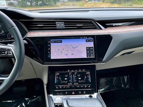 Used 2019 Audi e-tron Prestige AWD/4WD image 8