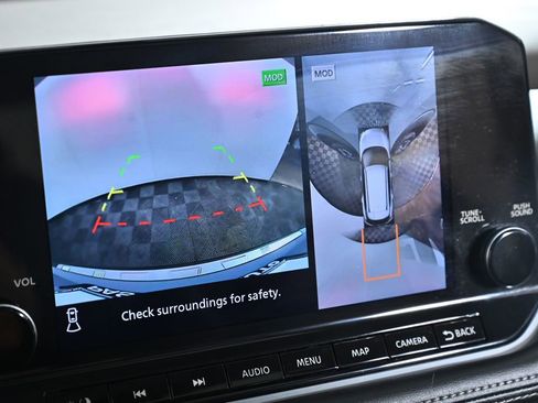 Used 2023 Nissan Rogue SL w/ SL Premium Package image 16