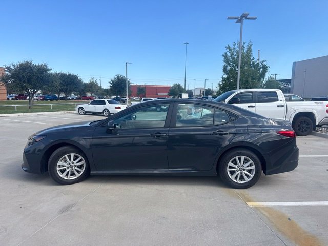 Used 2026 Toyota Camry LE FWD image 5