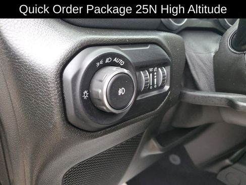 Used 2021 Jeep Wrangler Unlimited Sahara image 8