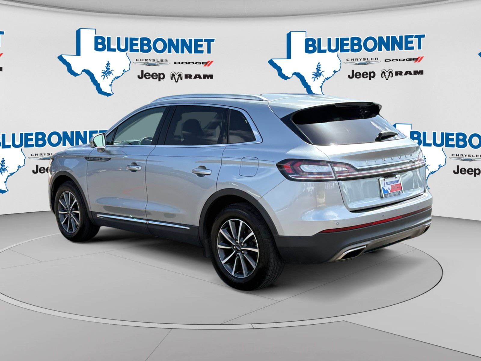 Used 2022 Lincoln Nautilus FWD image 7