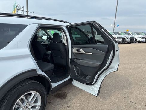Used 2025 Ford Explorer Active AWD/4WD image 44
