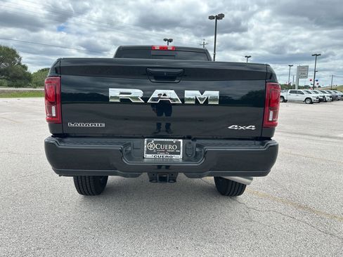 Used 2025 RAM 2500 Laramie AWD/4WD image 4
