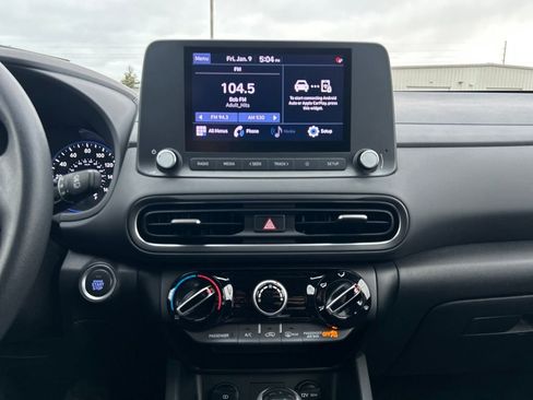 Certified 2022 Hyundai Kona SEL w/ Winter Weather Package image 18