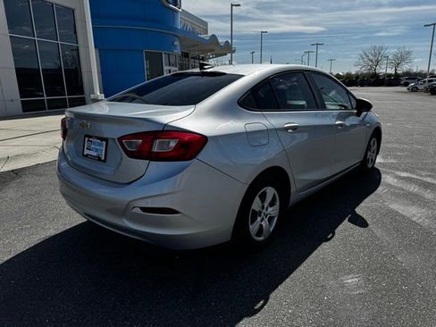 Used 2016 Chevrolet Cruze LS FWD image 5