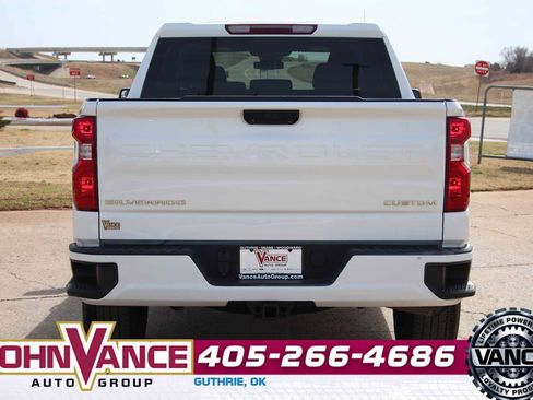 Used 2022 Chevrolet Silverado 1500 Custom image 8