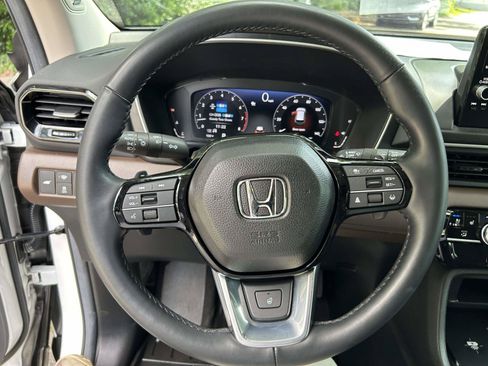 Used 2025 Honda Pilot Elite image 31