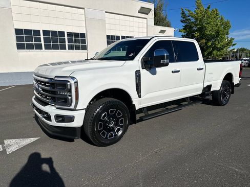 Used 2024 Ford F250 Platinum AWD/4WD image 2