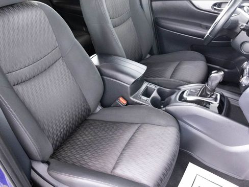 Used 2019 Nissan Rogue SV image 41