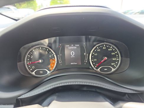Used 2016 Jeep Renegade Latitude AWD/4WD image 13