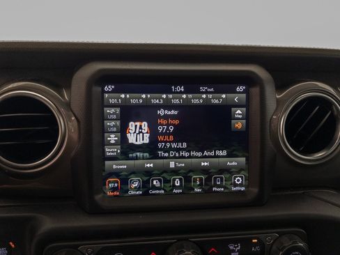 Used 2023 Jeep Gladiator Overland image 19