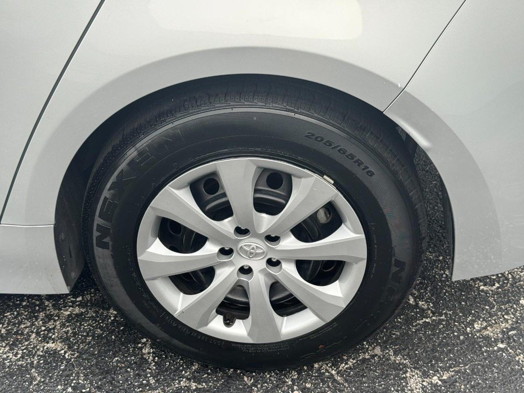 Used 2024 Toyota Corolla LE FWD image 10