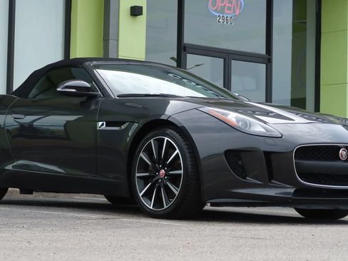 Used 2016 Jaguar F-TYPE Convertible RWD image 6