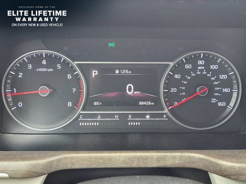 Used 2022 Kia Sorento EX w/ Panoramic Sunroof Package FWD image 12
