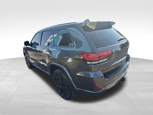 Used 2019 Jeep Grand Cherokee Altitude AWD/4WD image 6