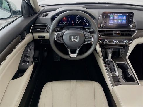 Used 2018 Honda Accord EX image 23