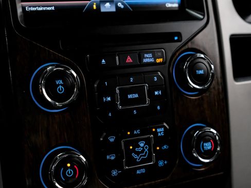 Used 2014 Ford F150 Lariat w/ Equipment Group 502A Luxury AWD/4WD image 33